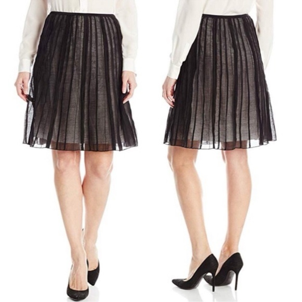 Nic & Zoe Black Pleated Skirt - Sz 8